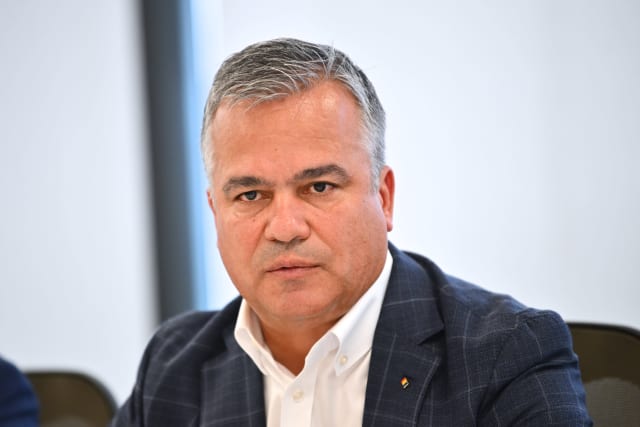 Nicușor Dan desemnează Adrian Veștea, lider PNL, ca premier pentru un Guvern politic