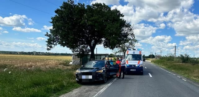 Accident rutier la ieșirea din Măcin: o femeie a fost transportată la spital