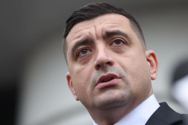 George Simion în timpul discursului, mașină parcată, noapte