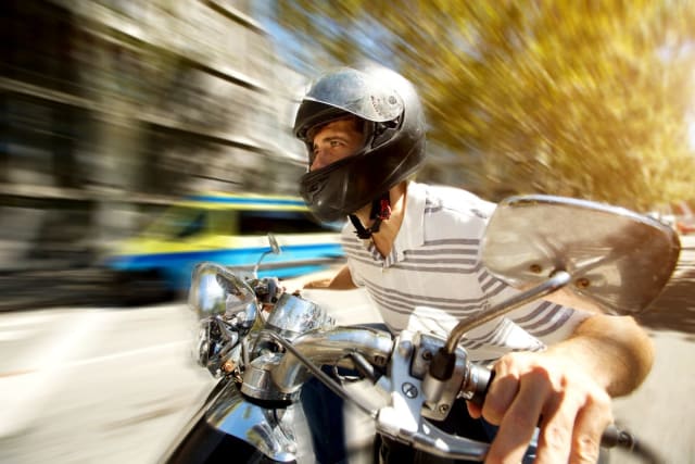 Locuitorii de pe Republicii, reclamă zgomotul excesiv al motocicletelor noaptea