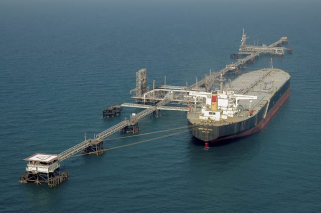 Prețul petrolului a scăzut după acordul SUA-Iran privind Strâmtoarea Ormuz