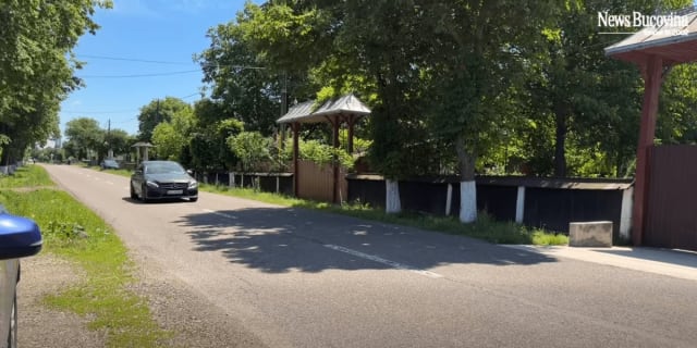 Locuitorii din Frătăuții Vechi cer măsuri urgente de siguranță pe drumul județean