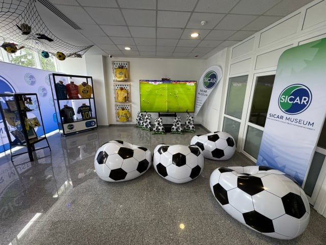 Colecționarii de abțibilduri Panini organizează schimb la SICAR Museum în acest weekend