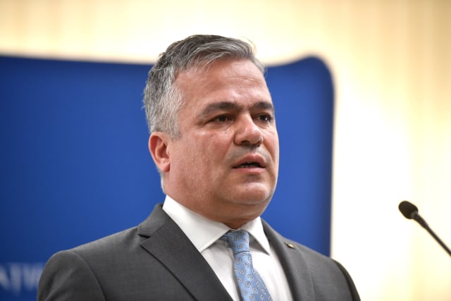 Votul pentru învestirea Guvernului Veștea, amânat din cauza blocajului politic