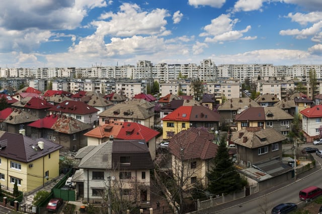Clujul maximizează datoria, Timișoara maximizează avansul, Iașul minimizează expunerea