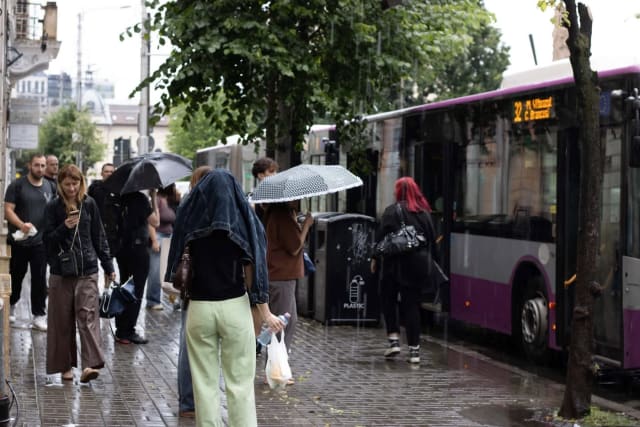 Cod galben de caniculă, ploi torențiale și vânt puternic în Cluj: valabilitate și avertizări