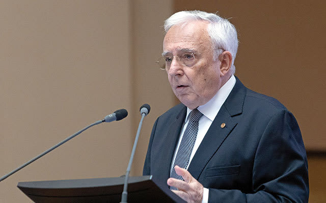 Mugur Isărescu preia președinția anuală a Consiliului de administrație al CEF în România