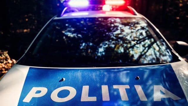 Trei persoane au fost lovite de un taxi scăpat de sub control în parcarea Shopping City Timișoara
