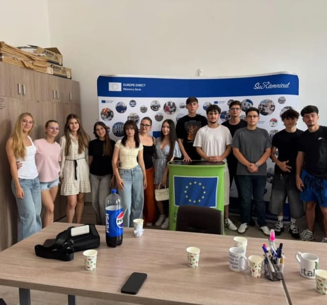 Tinerii au dezbătut discriminarea de gen la locul de muncă în Buzău