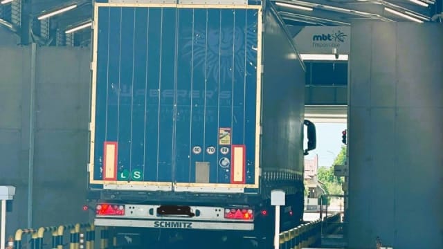 Ungaria impune restricții pentru camioanele de peste 7,5 tone începând din duminică