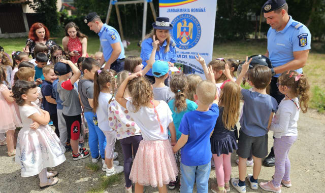 Urșii a amenințat localnicii din Bacău! Jandarmii intensifică acțiunile de prevenire