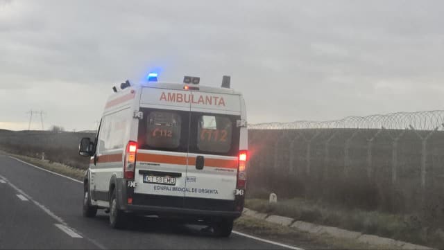 Un accident rutier la Viișoara: Un autoturism s-a ciocnit de o combina agricolă