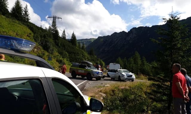 Șofer din Cluj implicat într-un accident pe Transfăgărășan: Doi motocicliști au intrat în el în timp ce aștepta în coloană