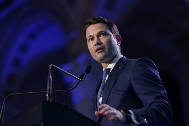 Robert Sighiartău acuză: Nicușor Dan a fost părtinitor, nu mediator, în criza guvernamentală