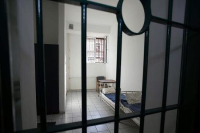 Un bărbat din Tulcea, arestat pentru violență în familie după ce și-a bătut concubina