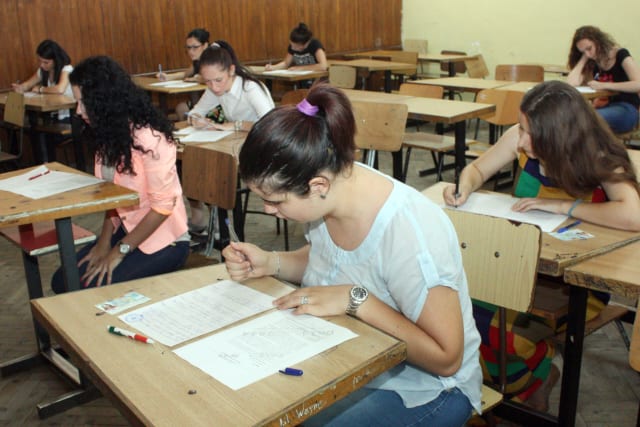 Proba la Matematică și Istorie de la BAC 2026 s-a amânat din cauza caniculei, va avea loc miercuri