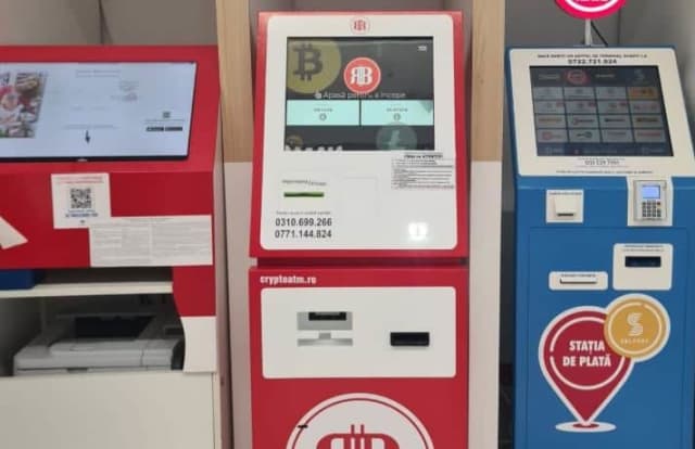 Polițiștii clujeni au limitat prejudicii de peste 400.000 de lei în înșelăciuni cu ATM-uri de criptomonede
