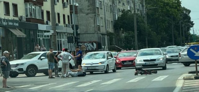 Trotinetist de 14 ani lovit de mașină pe Calea Martirilor din Timișoara. Greșeala băiatului pe trecerea de pietoni