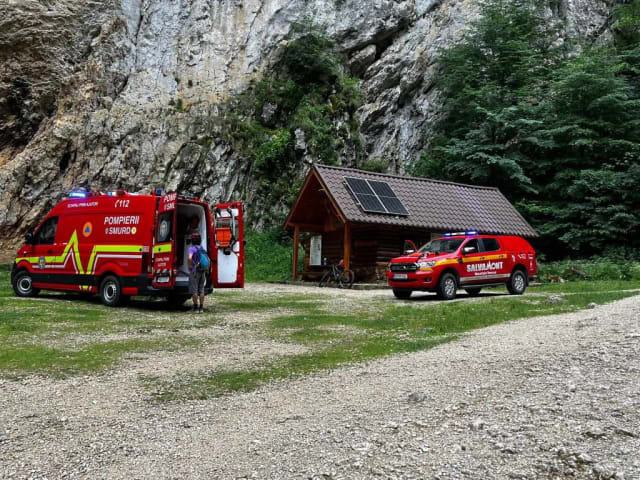 Salvamont din Zărnești intervine pentru un copil de 10 ani accidentat cu mountain bike