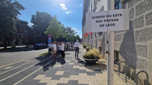 Timișoara a arătat respect: protestul PUSL împotriva lui Dominic Fritz s-a transformat într-un fiasco