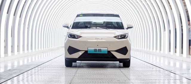 Europa de Est devine uzina chineză de mașini, după destrămarea colosilor germani