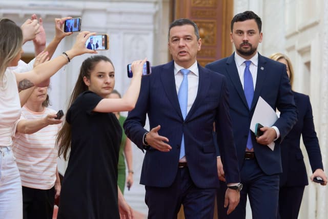 Grindeanu critică dur USR și PNL: „El nu mai are partid”, și cere stabilitate politică