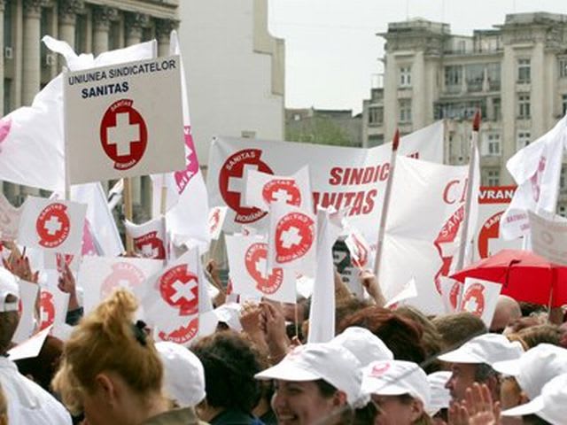 Aproape 100.000 de angajați din sănătate a amenințat cu greva totală în sistemul sanitar