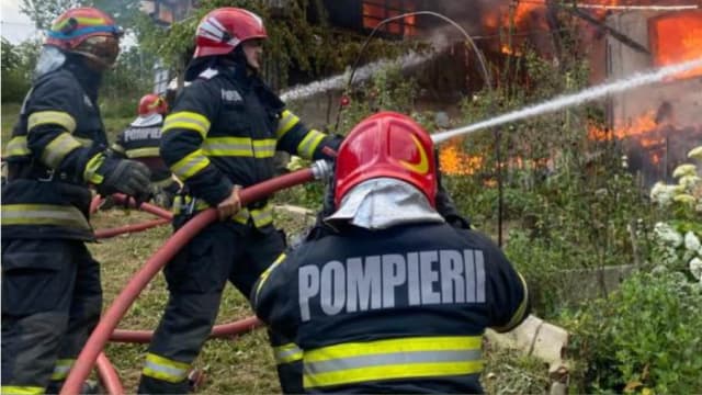Incendiu la o gospodărie din comuna Nicolae Bălcescu: au ars bunuri pe 90 mp