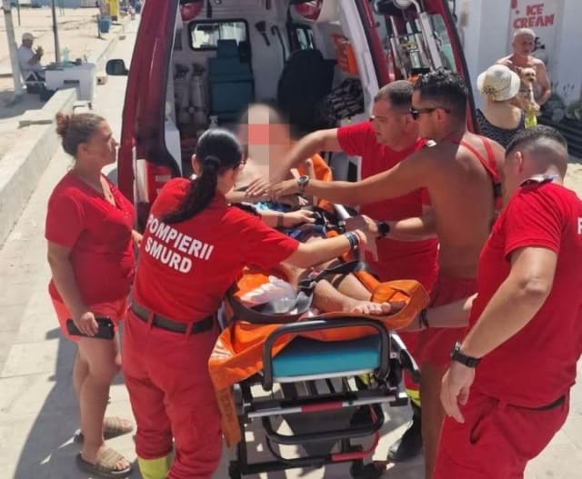 Intervenție de urgență în Eforie Nord: bărbat de 50 de ani scos inconștient din apă