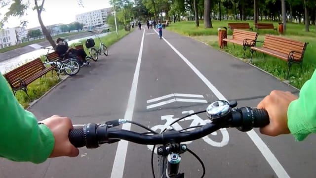 Deși trotinetele sunt în centrul criticilor, bicicliștii au provocat aproape de două ori mai multe accidente în Bacău în 2026