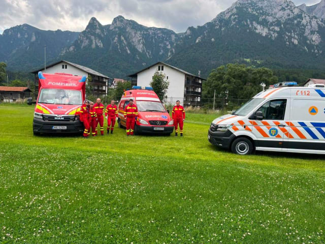 Patru alpiniști s-au prăbușit aproximativ 10 metri după ruperea corzii de asigurare