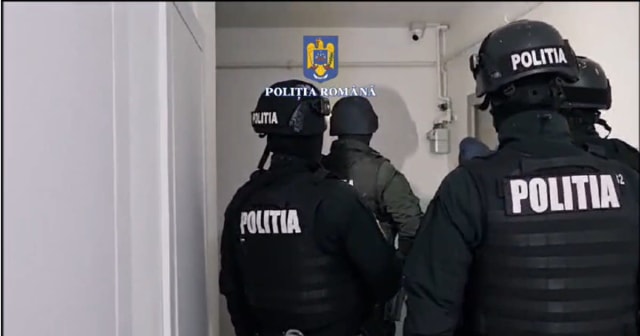 Trei bărbați cu vârste între 29 și 32 de ani au fost arestați preventiv în Călărași pentru proxenetism și exploatarea a cinci femei în mai multe țări europene