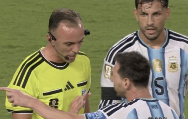 Leo Messi a reacționat dur la adresa arbitrului Joao Pinheiro în Argentina - Elveția 3-1