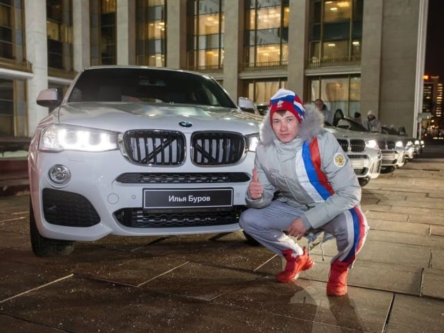 Rusia începe să producă mașini BMW contrafăcute cu piese abandonate în 2022