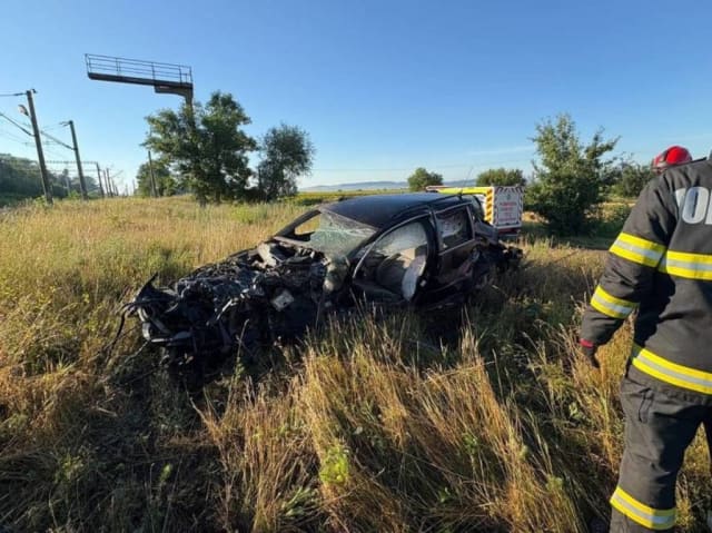 MAI face apel după două tragedii la trecerile la nivel cu calea ferată: «Opriți înainte de șine»