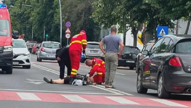 Accident grav în Bacău: O femeie de 74 de ani a fost lovită pe trecerea de pietoni