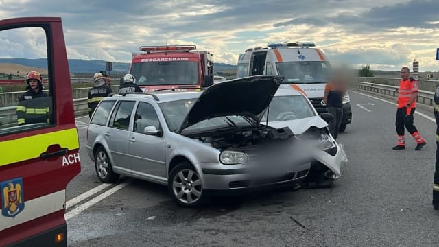 Un accident pe centura Vâlcele-Apahida: două mașini s-au ciocnit, o persoană a avut nevoie de îngrijiri medicale