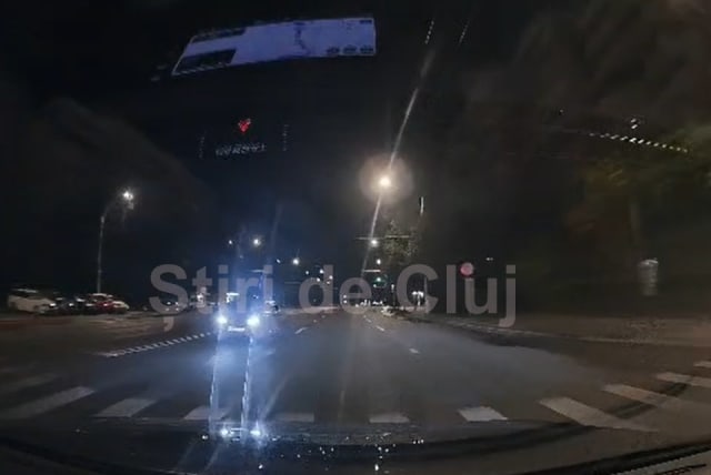 Un șofer din Cluj a circulat pe contrasens, deși sensul era liber, și a spus: Am înghețat, credeam că nu văd bine