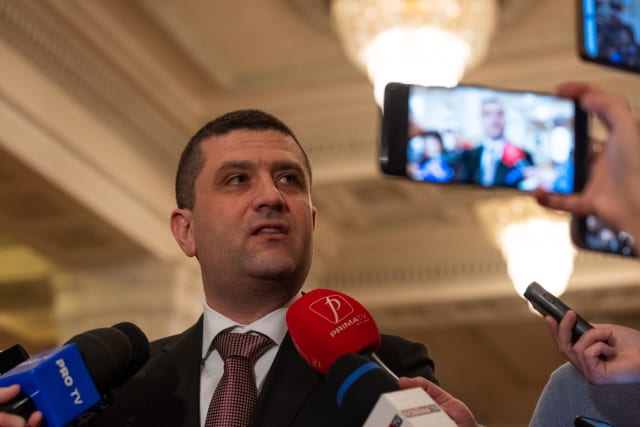 Radu Miruță cere responsabilitate pentru condițiile din trenurile CFR după peste 1.200 sesizări