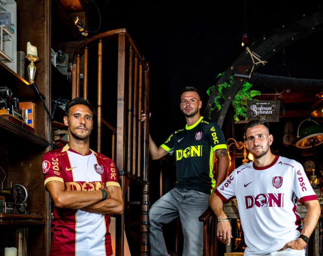 CFR Cluj și-a prezentat noile echipamente pentru sezonul 2026-2027 într-un decor spectaculos