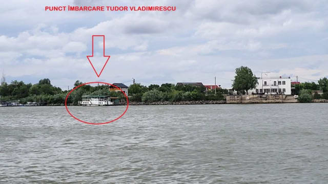 Pontonul avariat de la punctul de trecere a Dunării de la Tudor Vladimirescu a fost ridicat pentru reparații