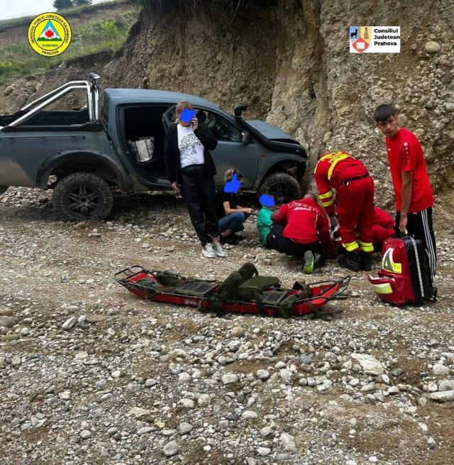 Autoturism cu șase persoane răsturnat în zona Cabanei Ciucaș, patru răniți
