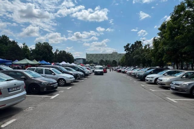 Alfred Simonis acuză primăria că întârzie proiectul unei parcări în zona Spitalului Județean