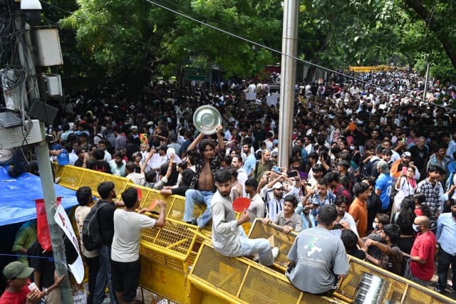 Nicușor Dan, președintele României, promite sancțiuni dure după protestele studențești din India