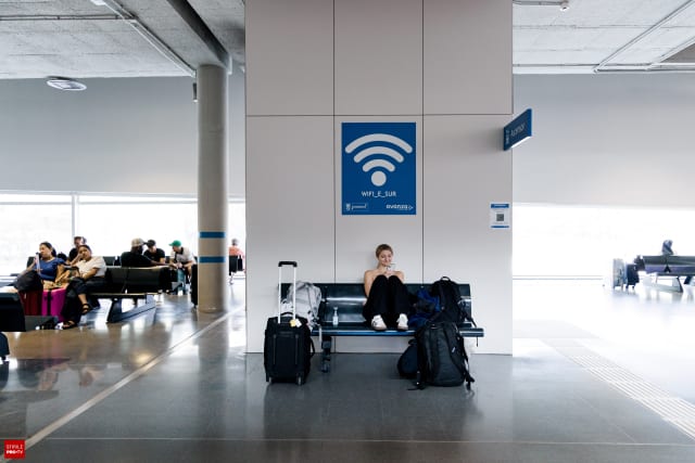 Specialiștii avertizează asupra pericolului rețelelor Wi-Fi gratuite din locurile publice