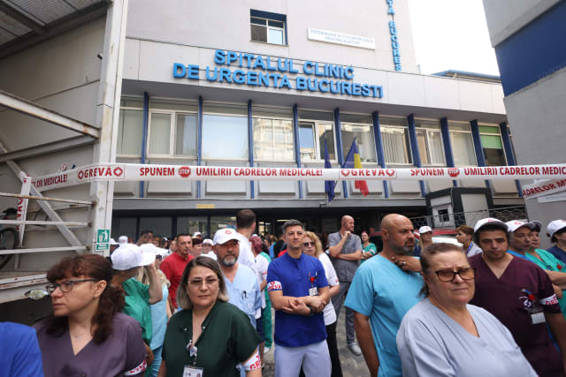 Greva din spitale, suspendată după trei zile de protest parțial