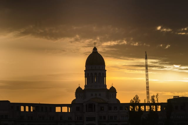 Patriarhia Română face apel către parohii: distribuie apă și roagă pentru ploaie în vreme de secetă