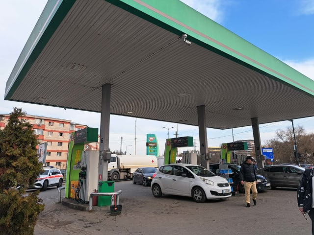 Prețul motorinei aproape de 11 lei/litru în Cluj-Napoca. Expert: Autoritățile trebuie să comunice dacă există sau nu un deficit de motorină în România