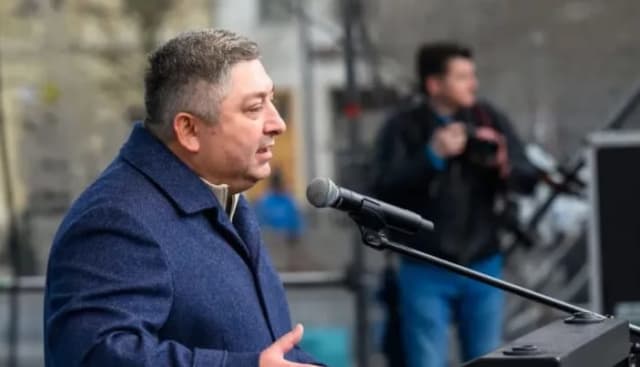 Alin Tișe vorbește despre prietenie în vremuri dificile: „Poate că, de data asta, eu sunt cel care are nevoie de tine”