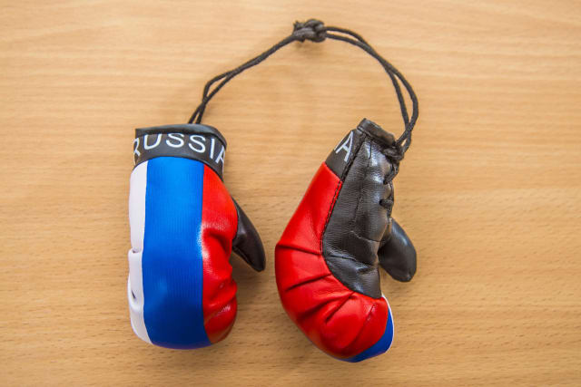 Federația Internațională de Box permite boxerilor ruși să participe sub culorile naționale